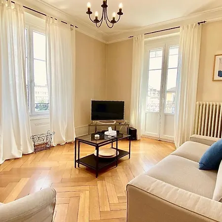 Bright, Classic And Elegant, Close To Train Station * Lausanne
