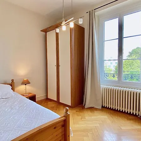 Bright, Classic And Elegant, Close To Train Station