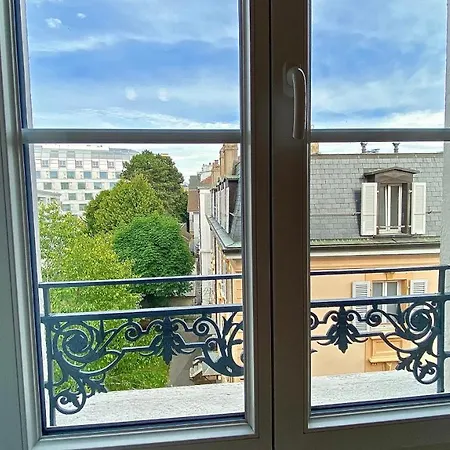 Bright, Classic And Elegant, Close To Train Station Lausanne