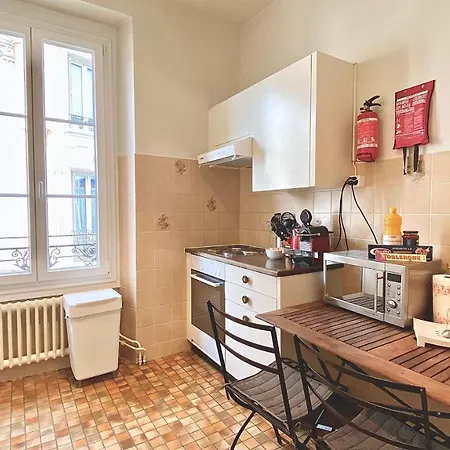 Bright, Classic And Elegant, Close To Train Station Lausanne